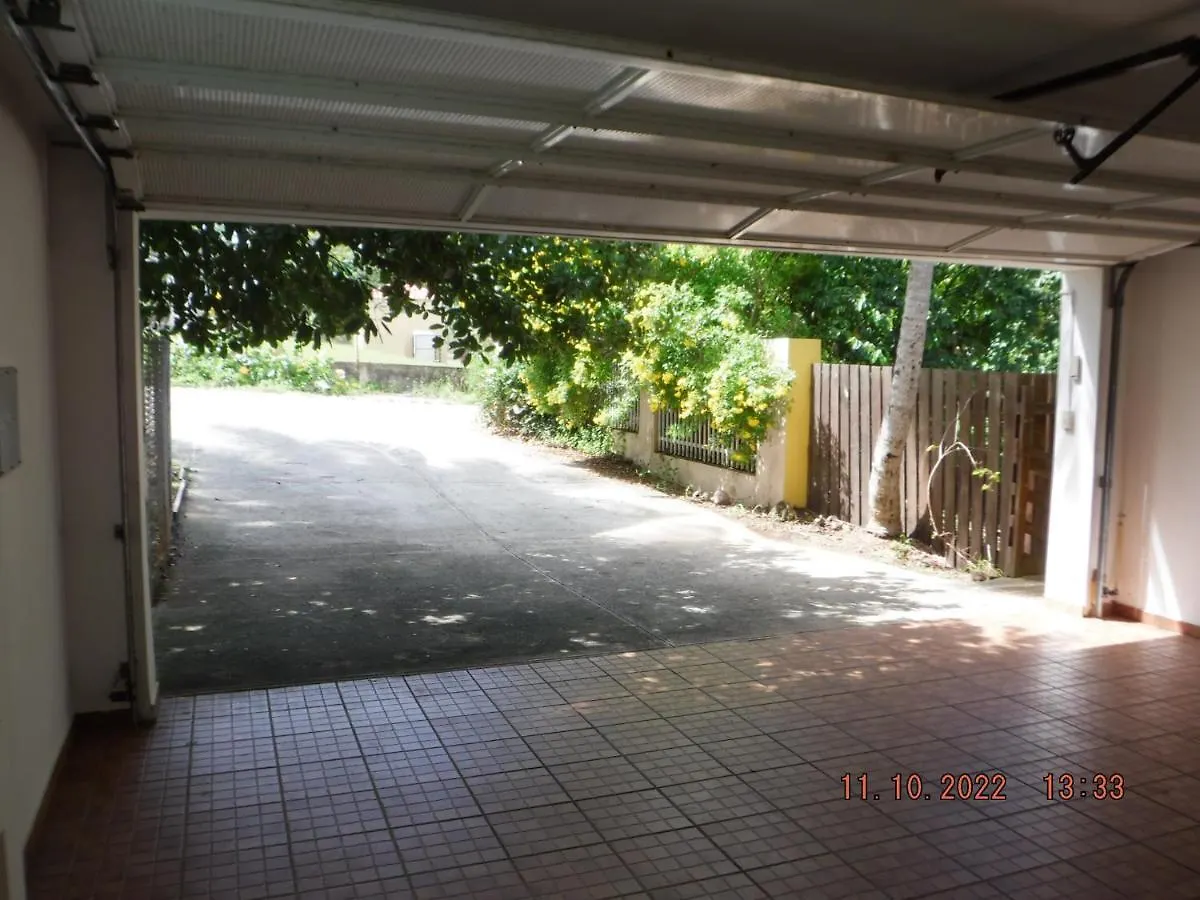 The Yellow House: Fully Equipped, Spectacular Beach View Villa Manati