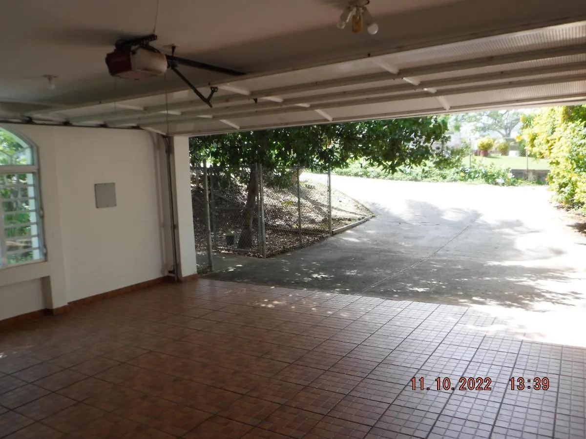 The Yellow House: Fully Equipped, Spectacular Beach View Villa Manati 0*,