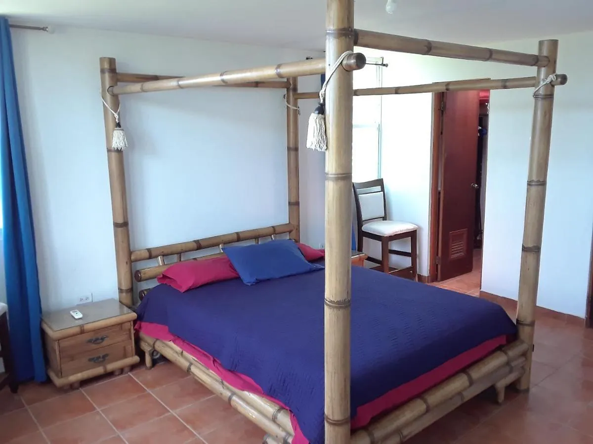 Holiday home The Yellow House: Fully Equipped, Spectacular Beach View Villa Manati